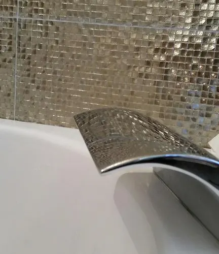 מלון Crystal